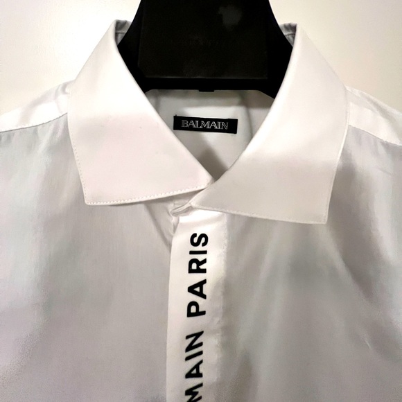 Balmain - Picture 2 of 5